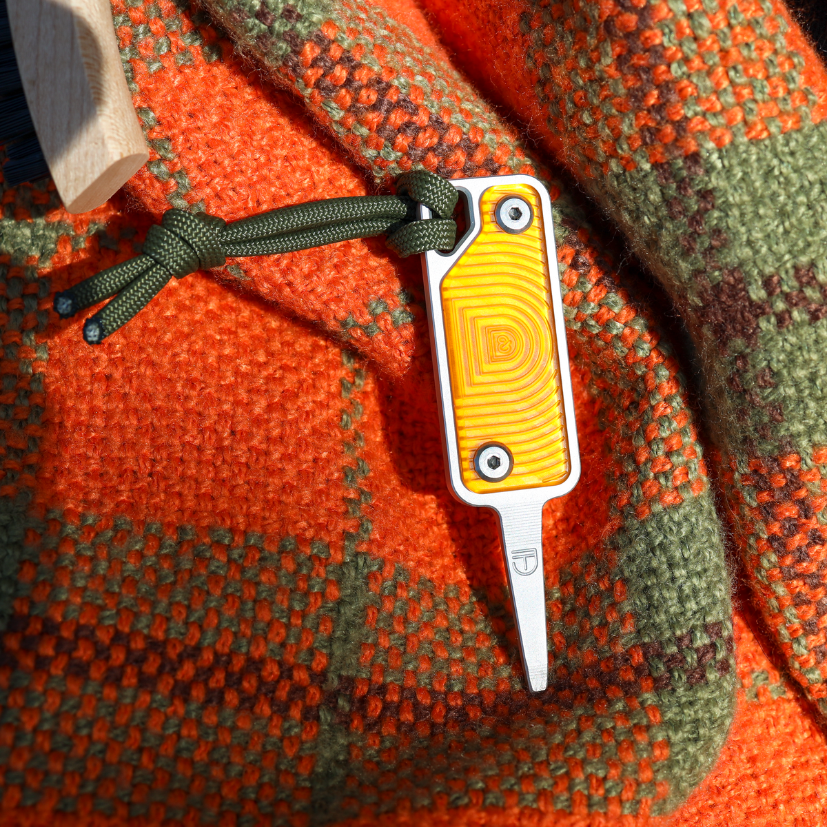Every Round Carry Divot Tool