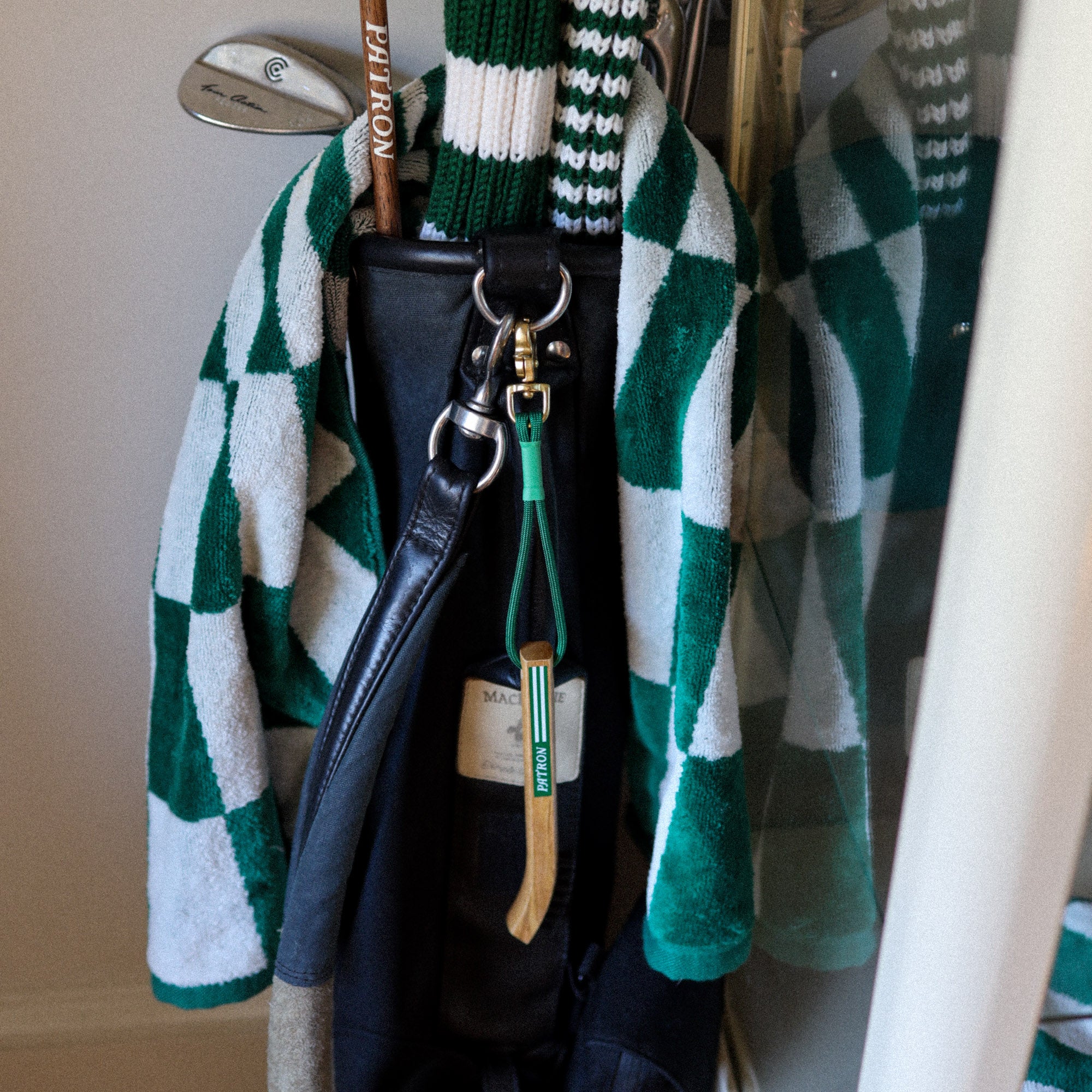 Patrons Pinstriped Brush